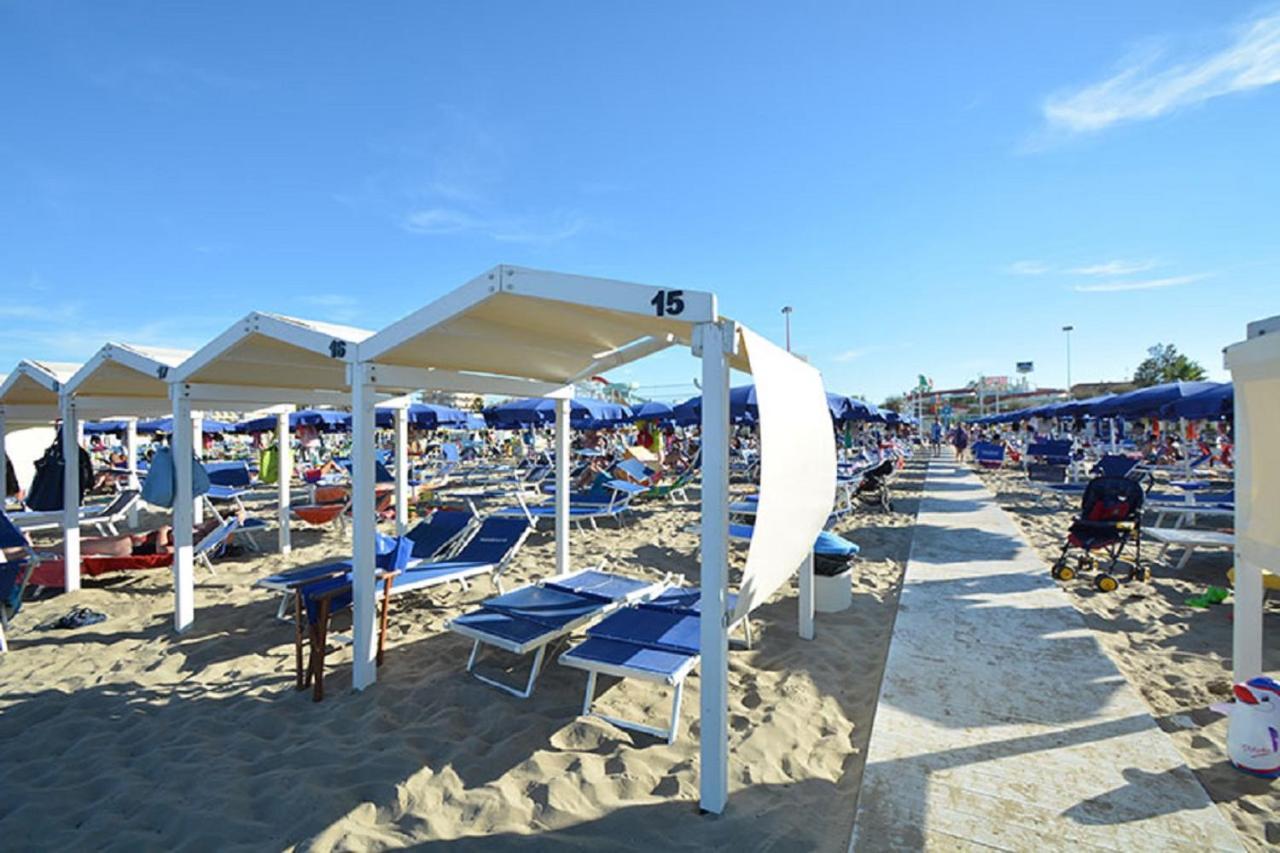 Riccione Beach Hotel - Enjoy Your Summer -Beach Village Incluso ภายนอก รูปภาพ