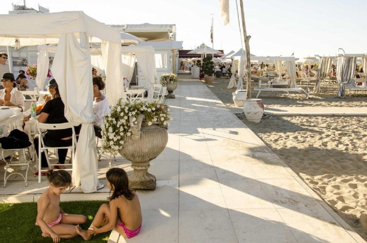 Riccione Beach Hotel - Enjoy Your Summer -Beach Village Incluso ภายนอก รูปภาพ
